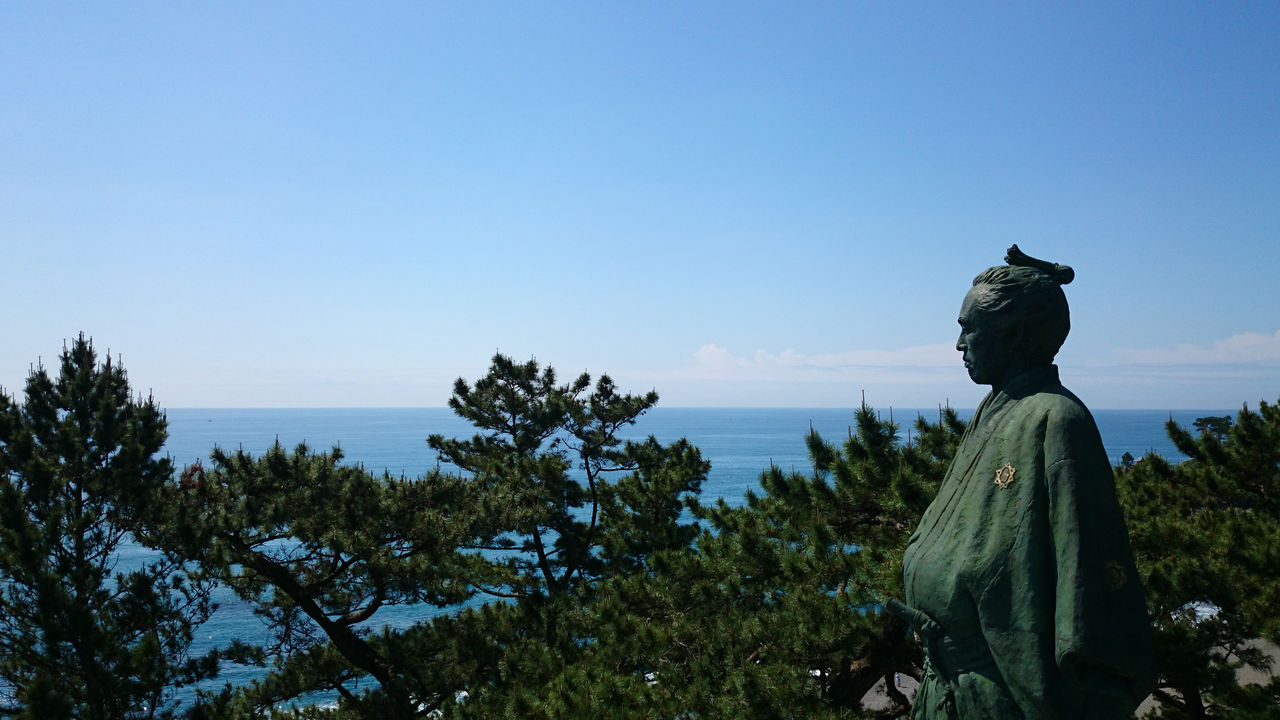 桂浜（坂本龍馬像と月見の名所）